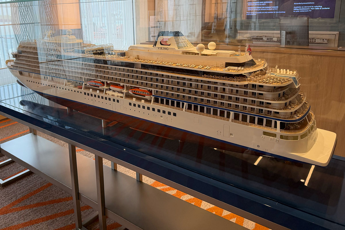 viking mars ship model